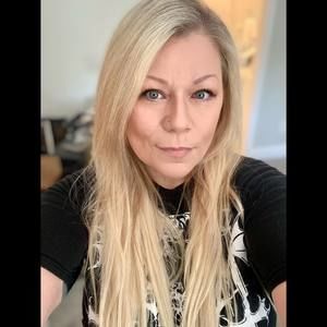 Meet your Posher, Dana